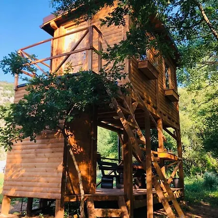 Οργανωμένο κάμπινγκ Cozy Treehouse With Private
