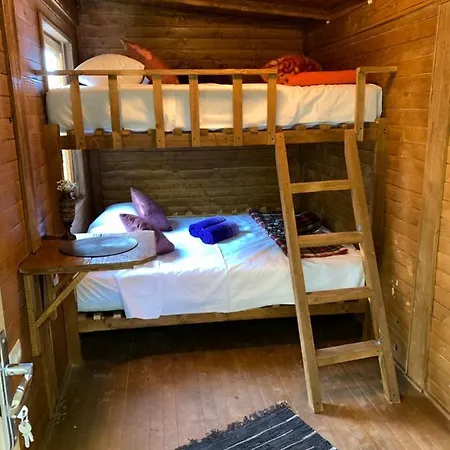 Οργανωμένο κάμπινγκ Cozy Treehouse With Private