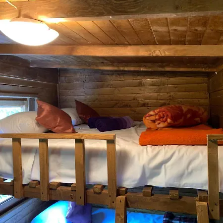 Cozy Treehouse With Private Luxury tent
