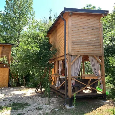 Campo de lujo Cozy Treehouse With Private