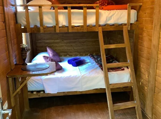 Campismo de Luxo Cozy Treehouse With Private