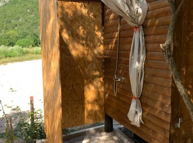 Cozy Treehouse With Private Campismo de Luxo Blagaj